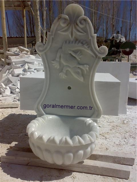 mermer çeşme